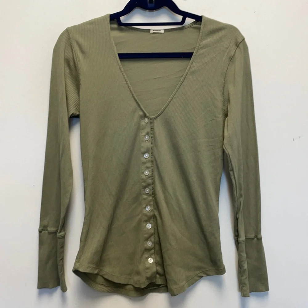 Monrow green ribbed button down knit